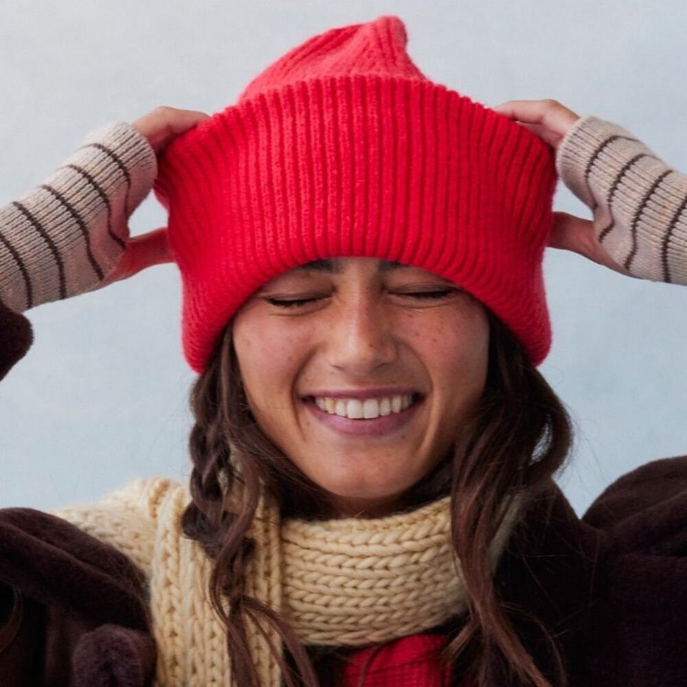 Merry Free People Bundle in Red Beanie Hat, Neckerchief Scarf & Socks Gift Box - Picture 10 of 15